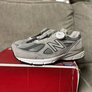 New balance 990V4 M990GL4 sz 11 DS Brandnew